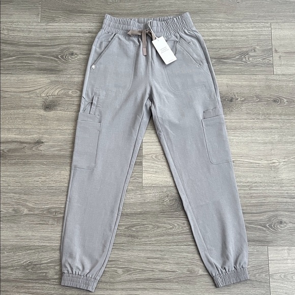 FIGS Charlotte Slim Jogger Scrub Pants XXS PETITE Dark Space Gray 21 Pockets NWT - Picture 1 of 11